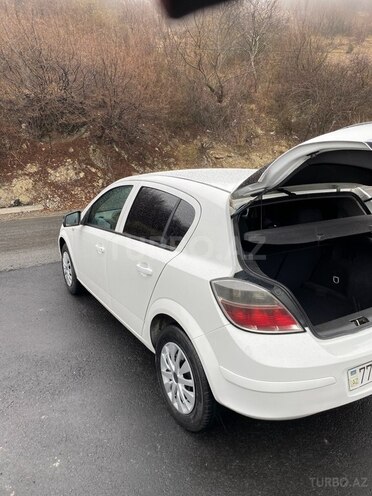 Opel Astra 2009, 300,100 km - 1.4 l - Şəki