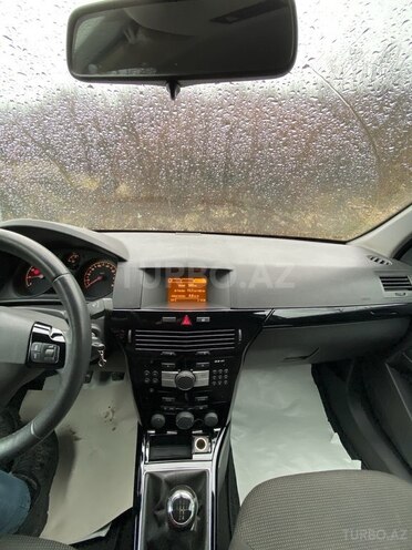 Opel Astra 2009, 300,100 km - 1.4 l - Şəki