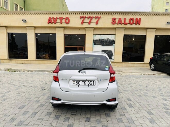 Nissan Note-7