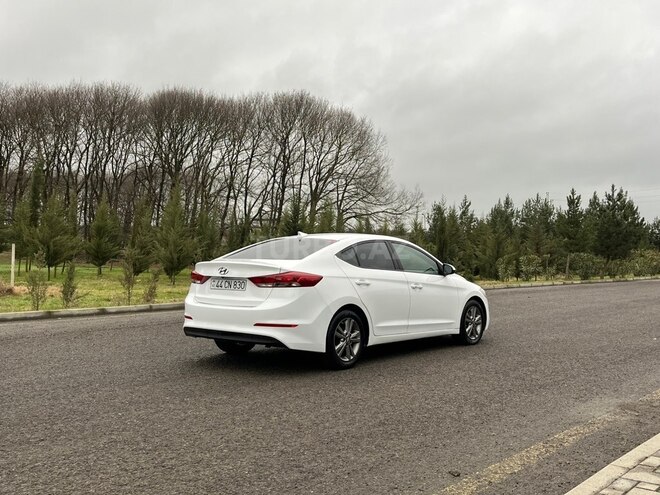 Hyundai Elantra 2017, 177,000 km - 2.0 л - Masallı