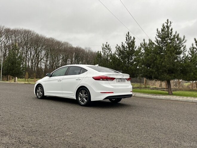 Hyundai Elantra 2017, 177,000 km - 2.0 л - Masallı