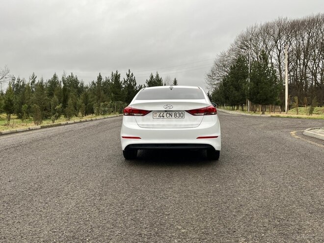 Hyundai Elantra 2017, 177,000 km - 2.0 л - Masallı