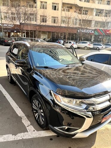 Mitsubishi Outlander-6