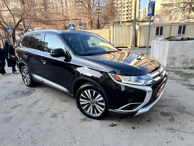 Mitsubishi Outlander-10