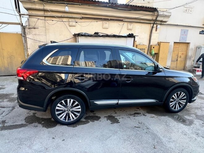 Mitsubishi Outlander-8