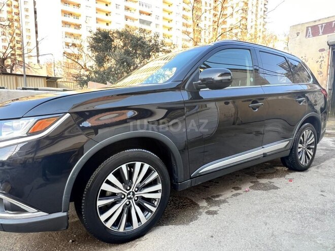 Mitsubishi Outlander-4