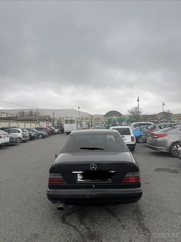 Mercedes 220 E 1993, 250,000 km - 2.2 l - Bakı