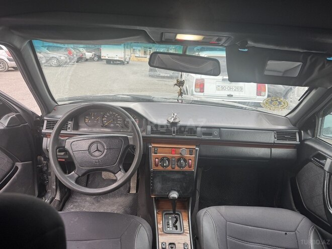 Mercedes 220 E 1993, 250,000 km - 2.2 l - Bakı