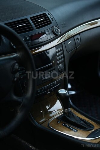 Mercedes E 280-12