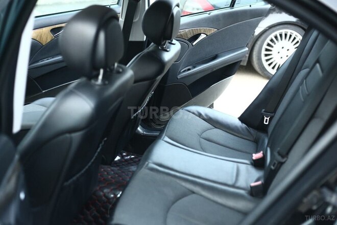 Mercedes E 280-15
