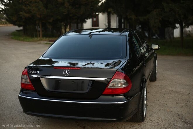 Mercedes E 280-17