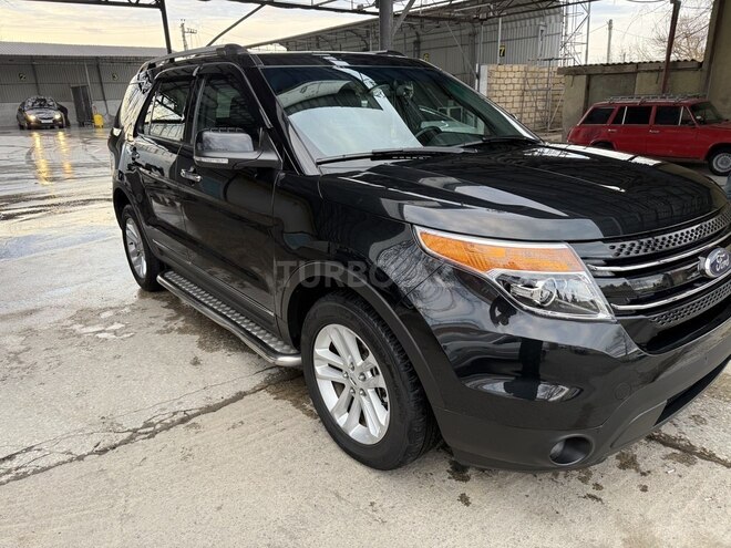 Ford Explorer-5
