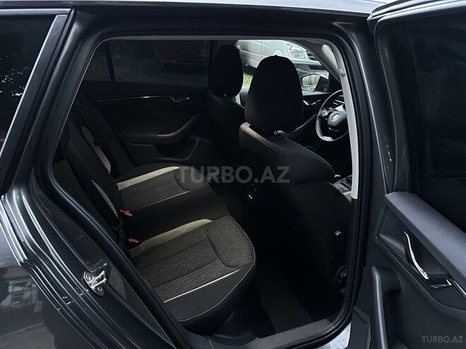 Skoda Kamiq 2023, 57,000 km - 1.6 л - Bakı