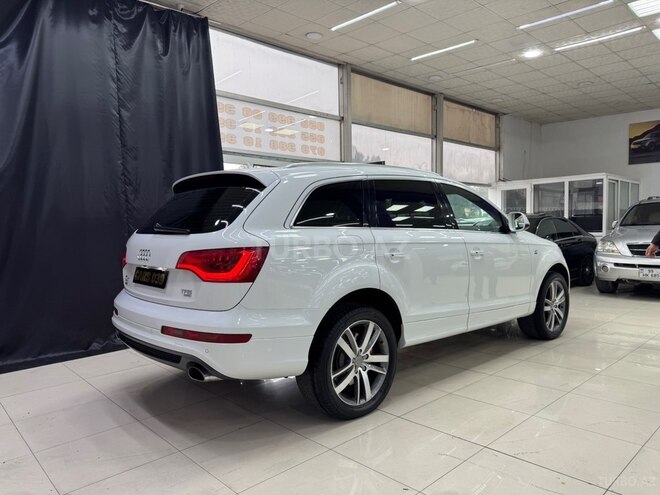 Audi Q7-10