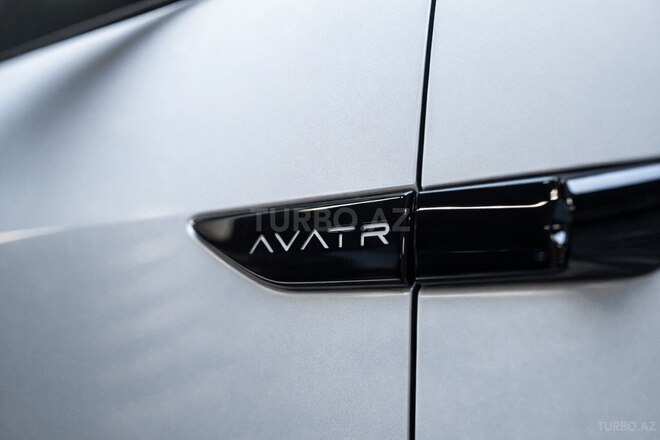 Avatr 06-8