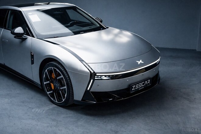 XPeng P7-3