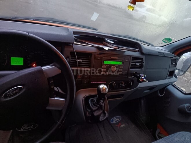 Ford Transit 2011, 200,000 km - 2.4 л - Quba