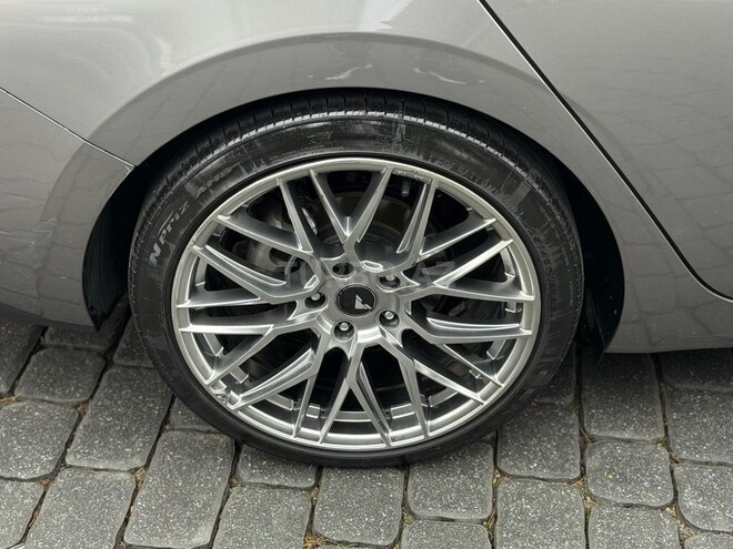 Hyundai Elantra-12