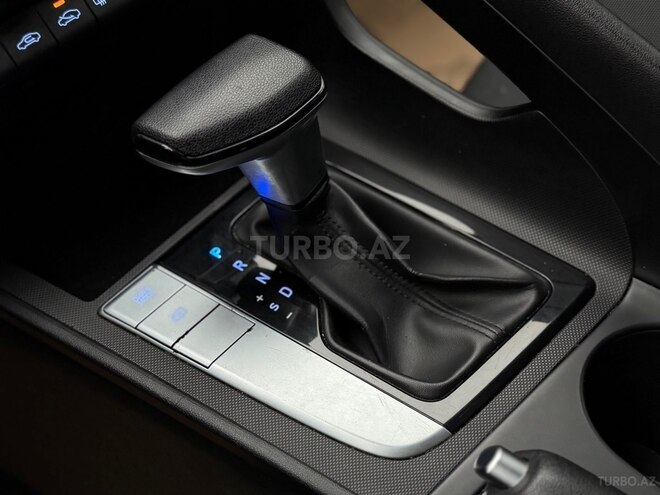 Hyundai Elantra-17