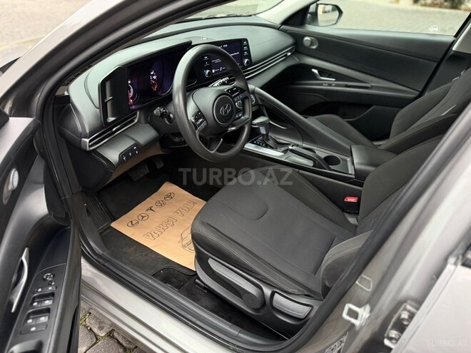 Hyundai Elantra-19