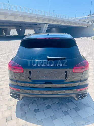 Porsche Cayenne S E-Hybrid-5