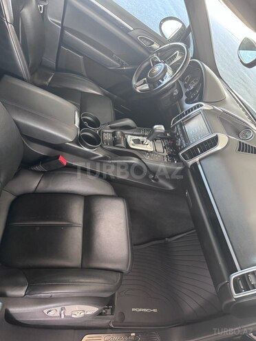 Porsche Cayenne S E-Hybrid-11