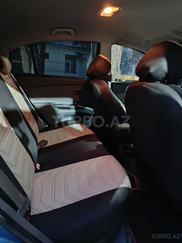 Kia Rio-5
