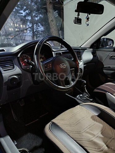 Kia Rio-6