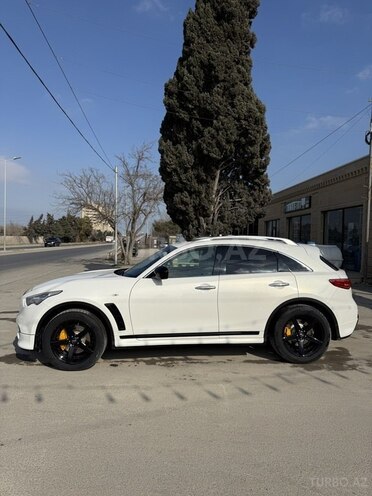 Infiniti FX35-3
