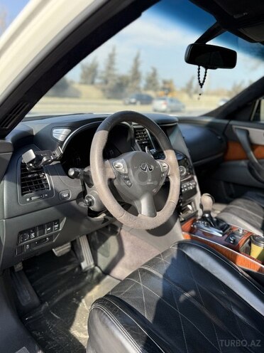 Infiniti FX35-7