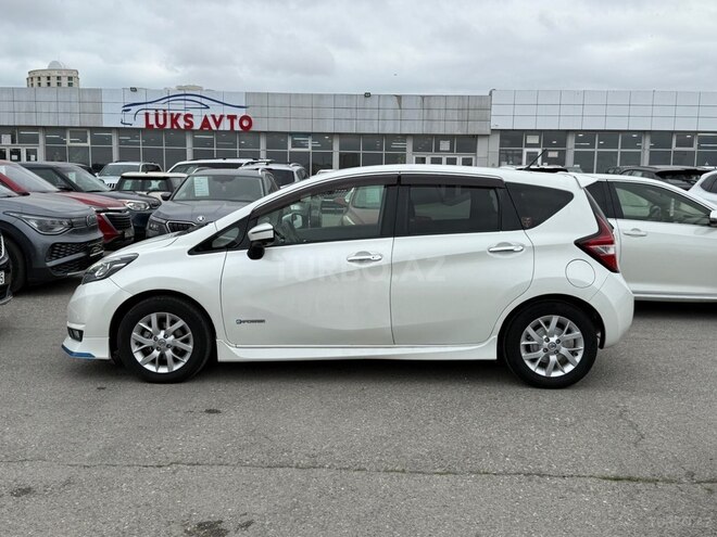 Nissan Note-4