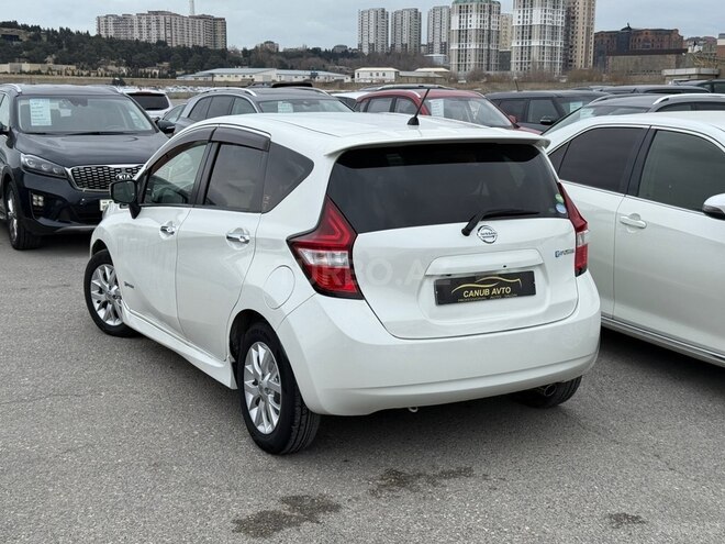 Nissan Note-5