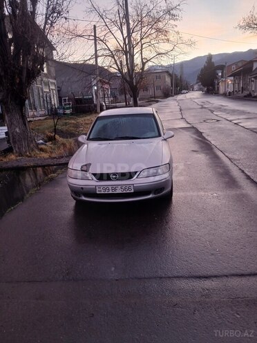 Opel Vectra 1999, 354,556 km - 1.8 l - Qax
