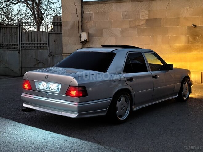 Mercedes E 220 1995, 402,000 km - 2.2 l - Bakı