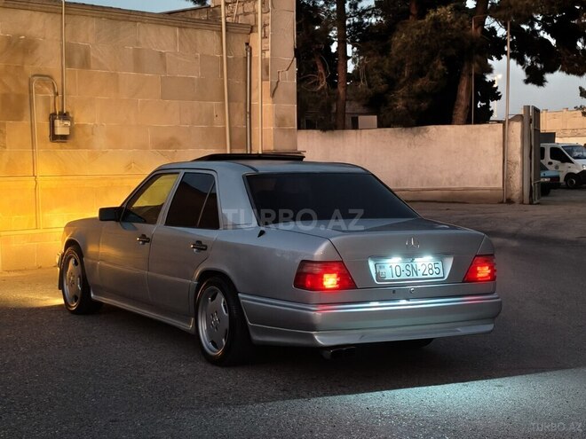 Mercedes E 220 1995, 402,000 km - 2.2 l - Bakı