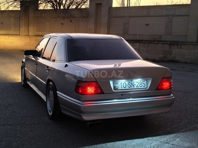 Mercedes E 220 1995, 402,000 km - 2.2 l - Bakı