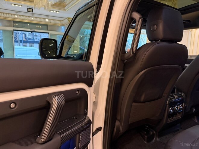 Land Rover Defender 2024, 22,000 km - 2.0 л - Bakı
