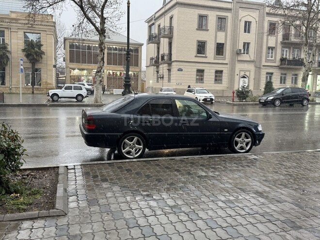 Mercedes C 240 2000, 378,000 km - 2.4 l - Gəncə