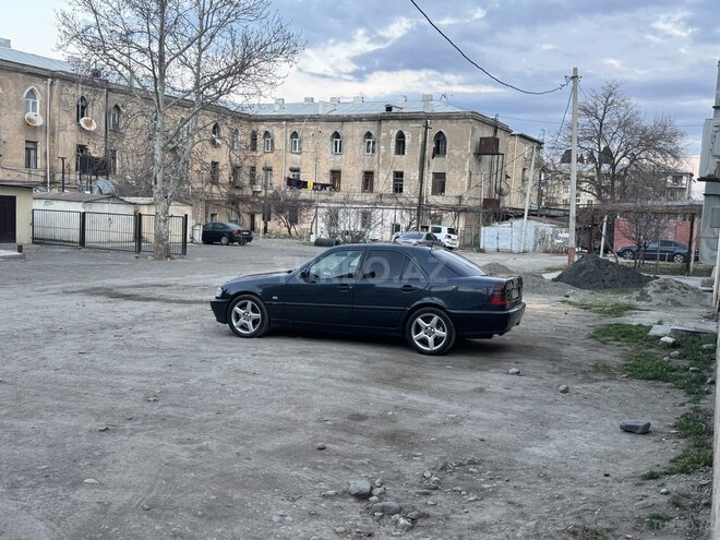 Mercedes C 240 2000, 378,000 km - 2.4 l - Gəncə