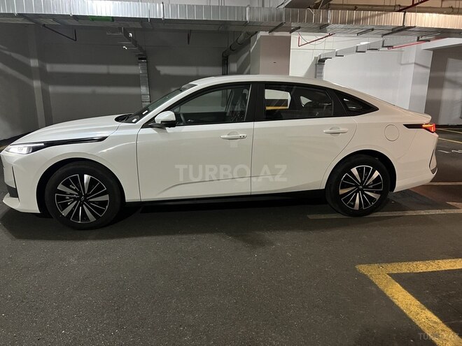Changan Qiyuan A05-5