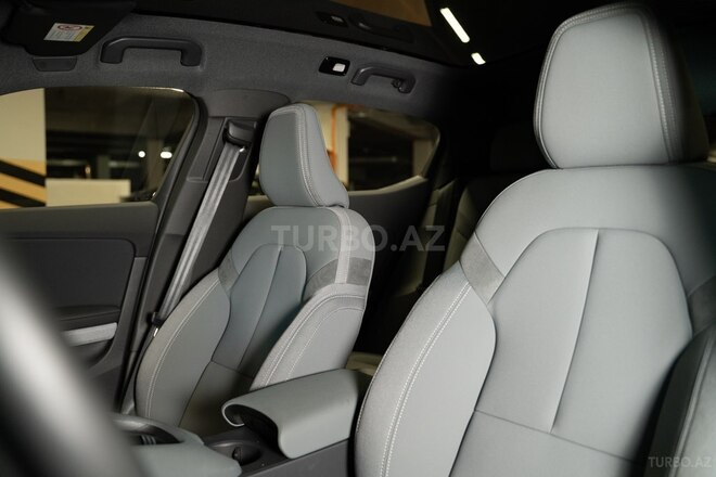 Polestar 2-12