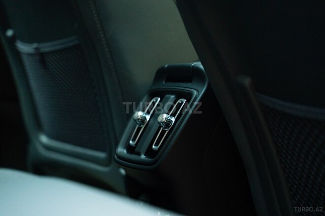 Polestar 2-18