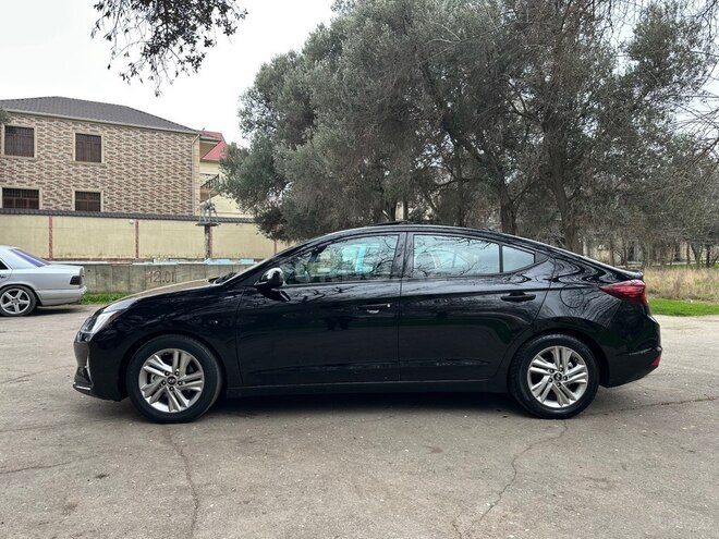 Hyundai Elantra 2019, 123,919 km - 2.0 l - Bakı