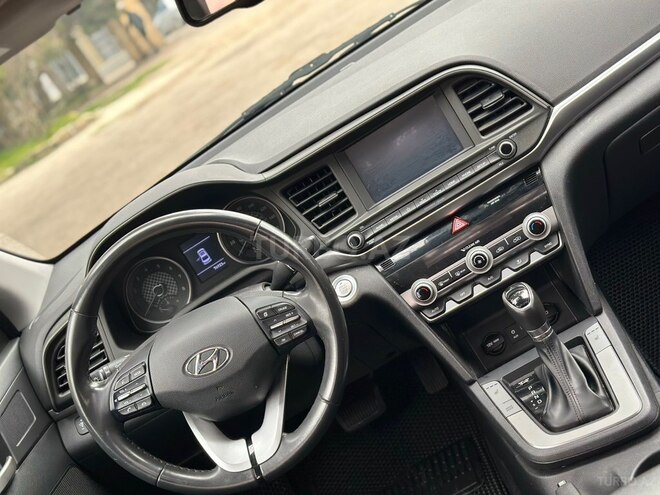 Hyundai Elantra 2019, 123,919 km - 2.0 l - Bakı
