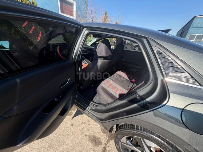 Hyundai Elantra-6