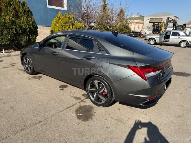 Hyundai Elantra-5