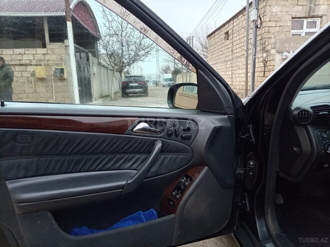 Mercedes C 200 2001, 142,000 km - 2.0 л - Xırdalan