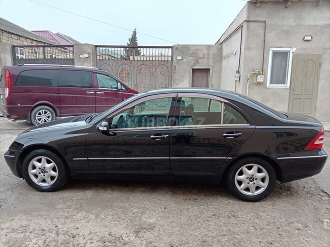 Mercedes C 200 2001, 142,000 km - 2.0 л - Xırdalan