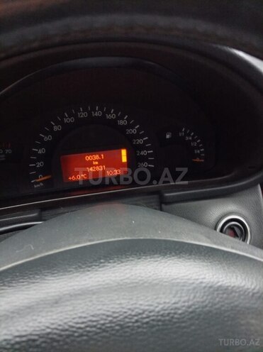 Mercedes C 200 2001, 142,000 km - 2.0 л - Xırdalan