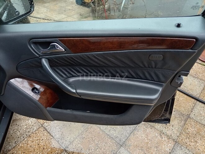 Mercedes C 200 2001, 142,000 km - 2.0 л - Xırdalan